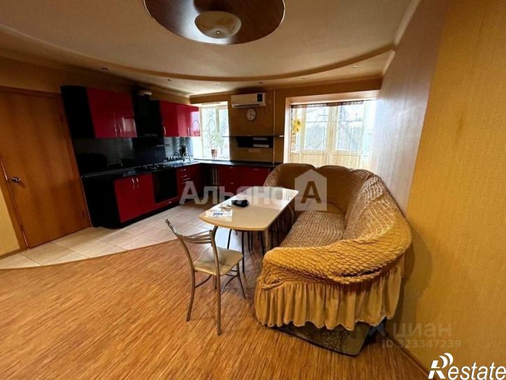 3-комн квартира проспект Победа Революции, 95,  д. 95