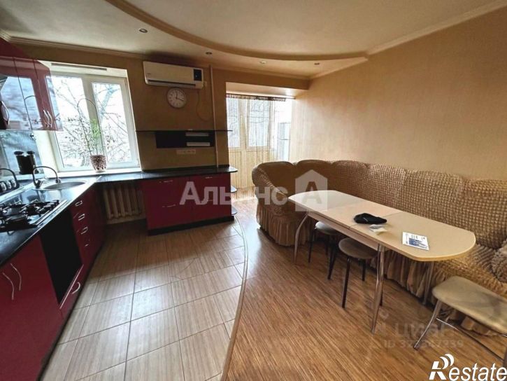 3-комн квартира проспект Победа Революции, 95,  д. 95