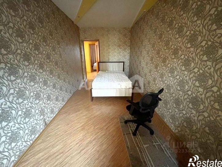 3-комн квартира проспект Победа Революции, 95,  д. 95