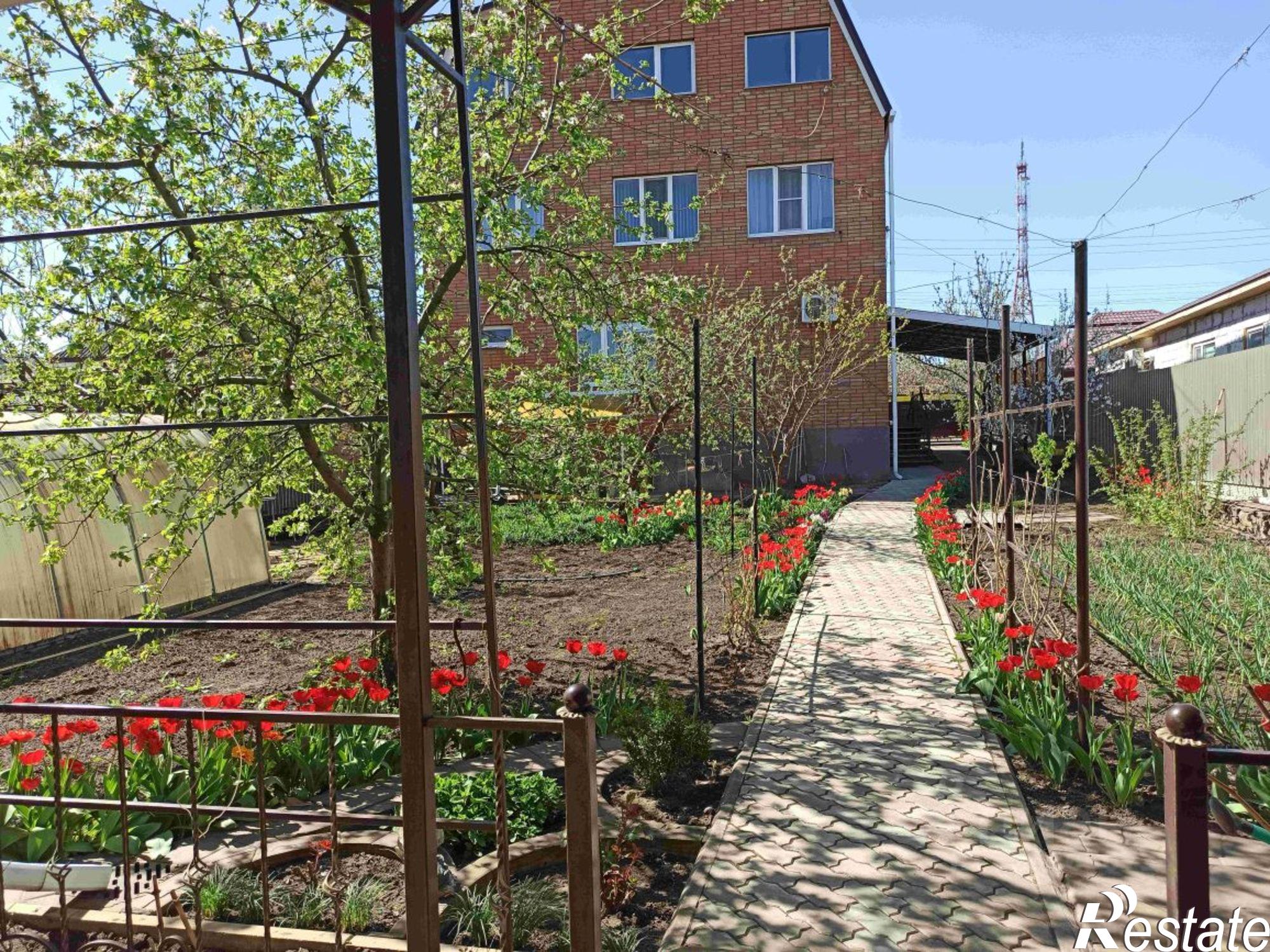 Купить дачу, дом, коттедж за 16 000 000 рублей на ул Школьная, 42