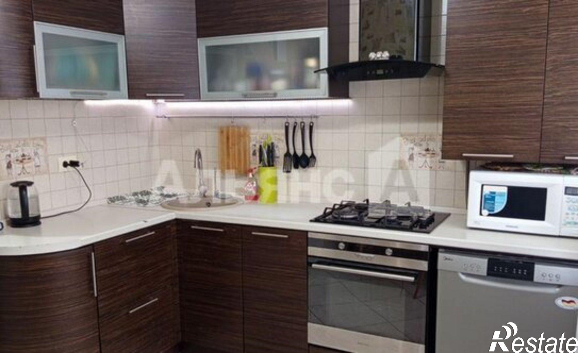 Купить квартиру за 4 450 000 рублей на ул Театральная, 38