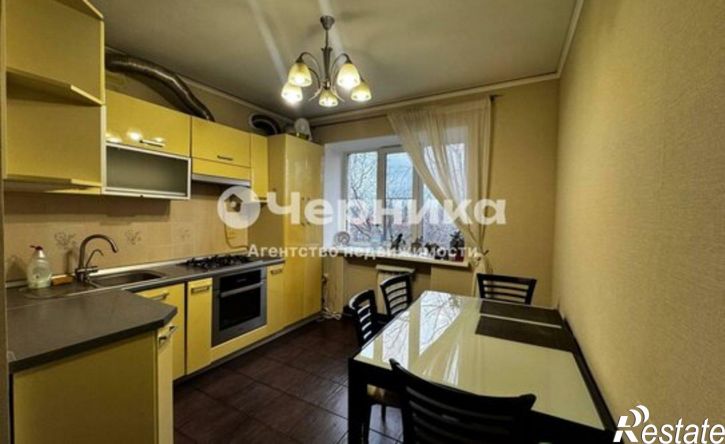 3-комн квартира улица Калинина, 33Б,  д. 33Б