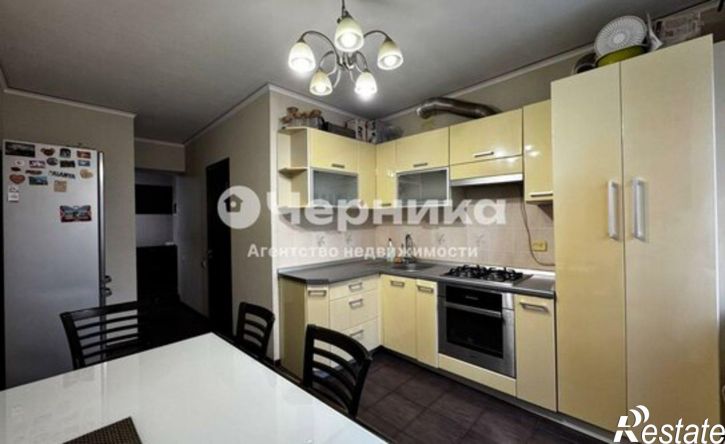 3-комн квартира улица Калинина, 33Б,  д. 33Б