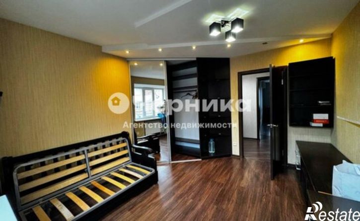 3-комн квартира улица Калинина, 33Б,  д. 33Б