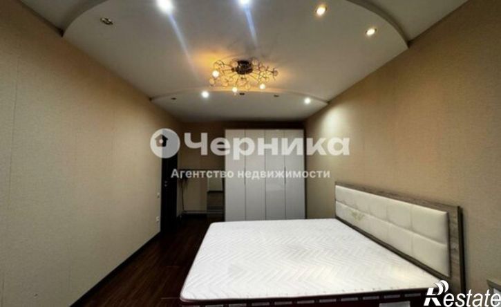 3-комн квартира улица Калинина, 33Б,  д. 33Б