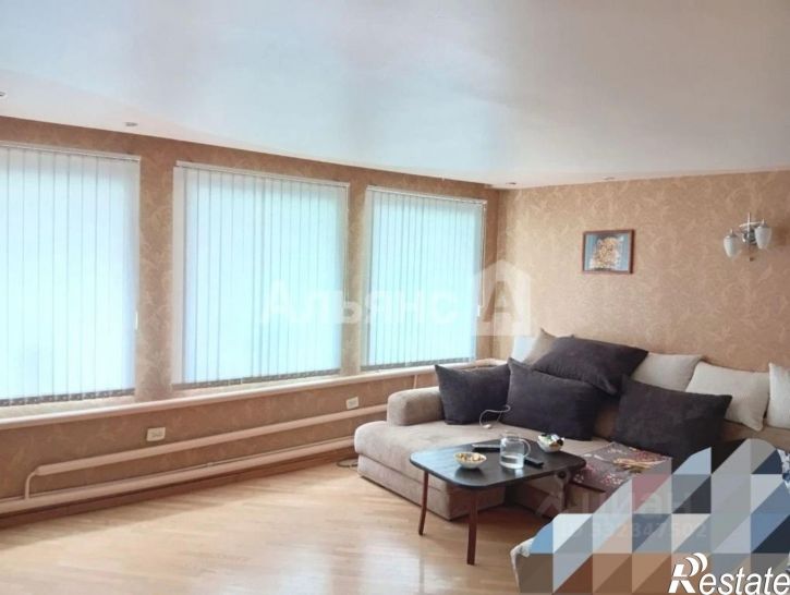 3-комн квартира Комиссаровский пер, 87,  д. 87