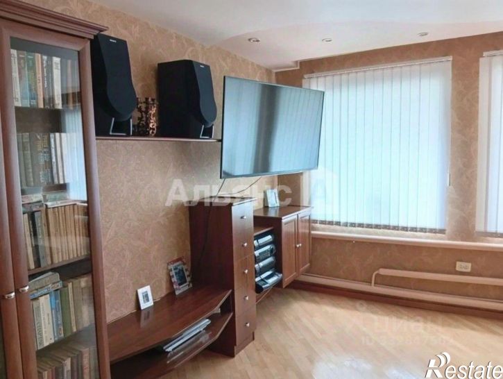 3-комн квартира Комиссаровский пер, 87,  д. 87