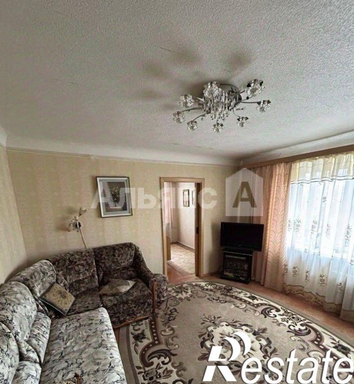 4-комн квартира проспект Строителей, 18,  д. 18