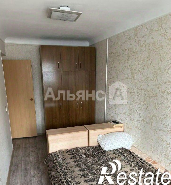 4-комн квартира проспект Строителей, 18,  д. 18